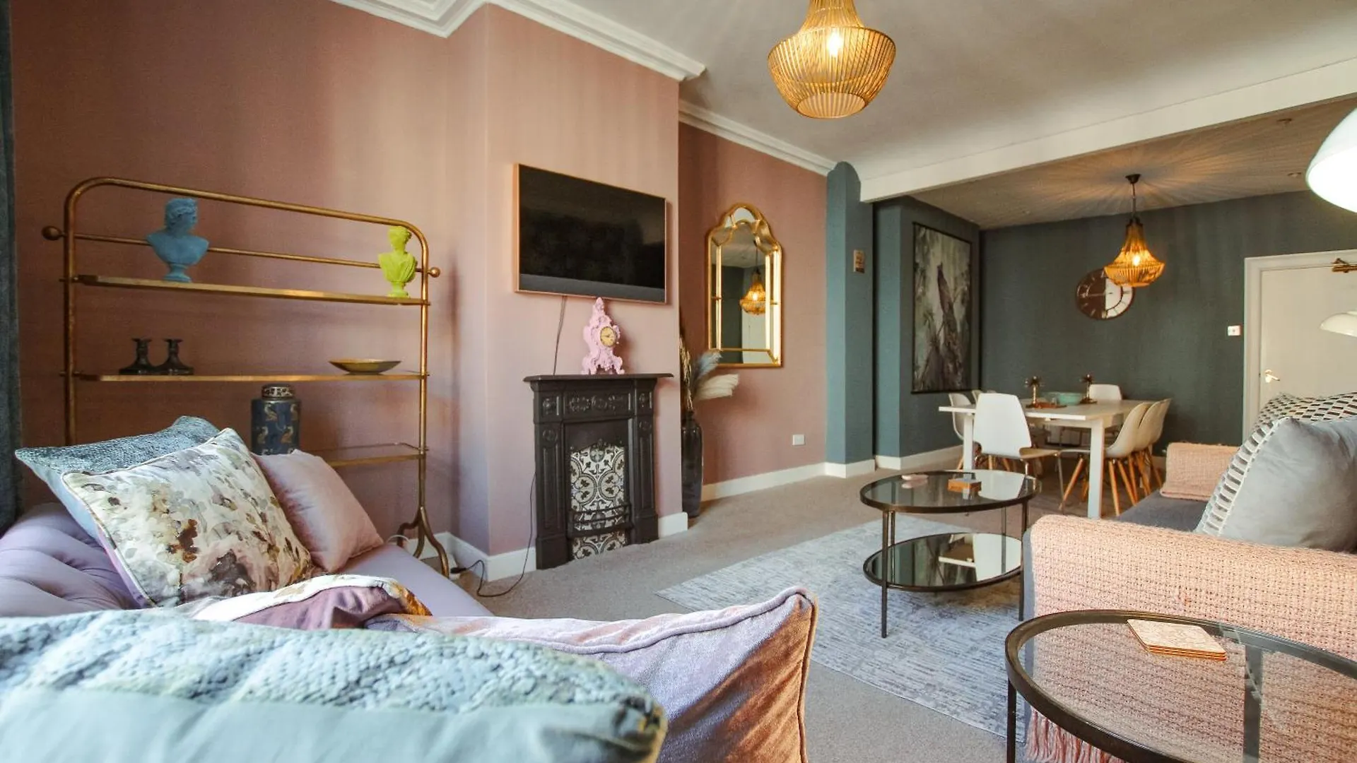 Apartment Built 1804 Caldecott Town House On The Rows By Rework Accommodation Chester